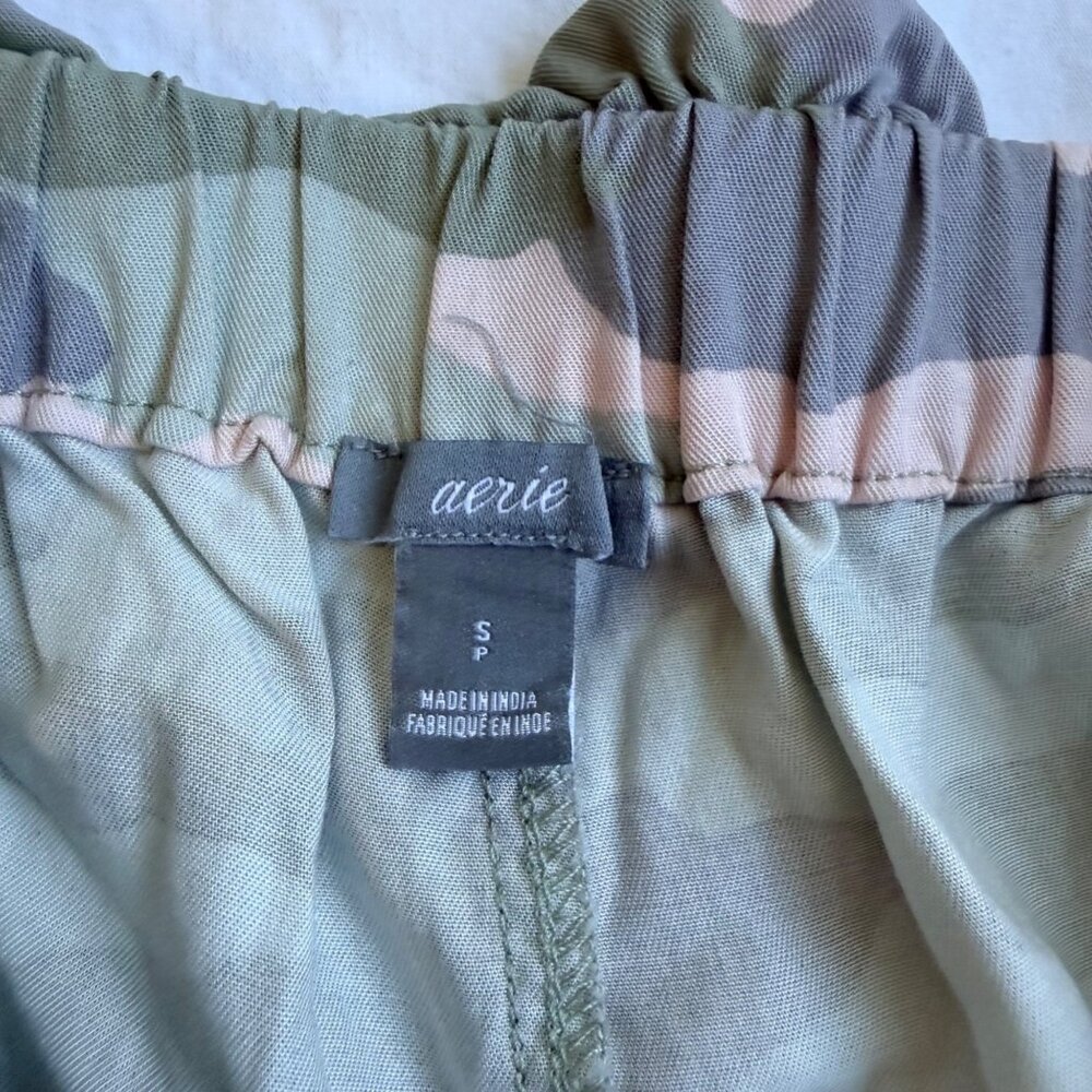 Aerie Womens Camo Print Relaxed Shorts Size Small Lyocell Fabric Elastic Waist - Picture 4 of 10